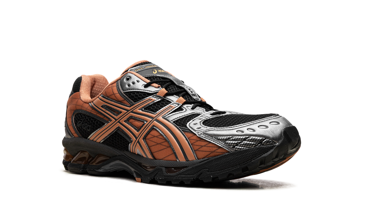 GEL-Nimbus 10.1 "Black Rust Orange" 1203A543 004