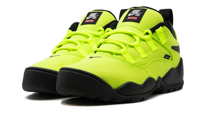 SB Darwin Low "Supreme - Volt" FQ3000 700