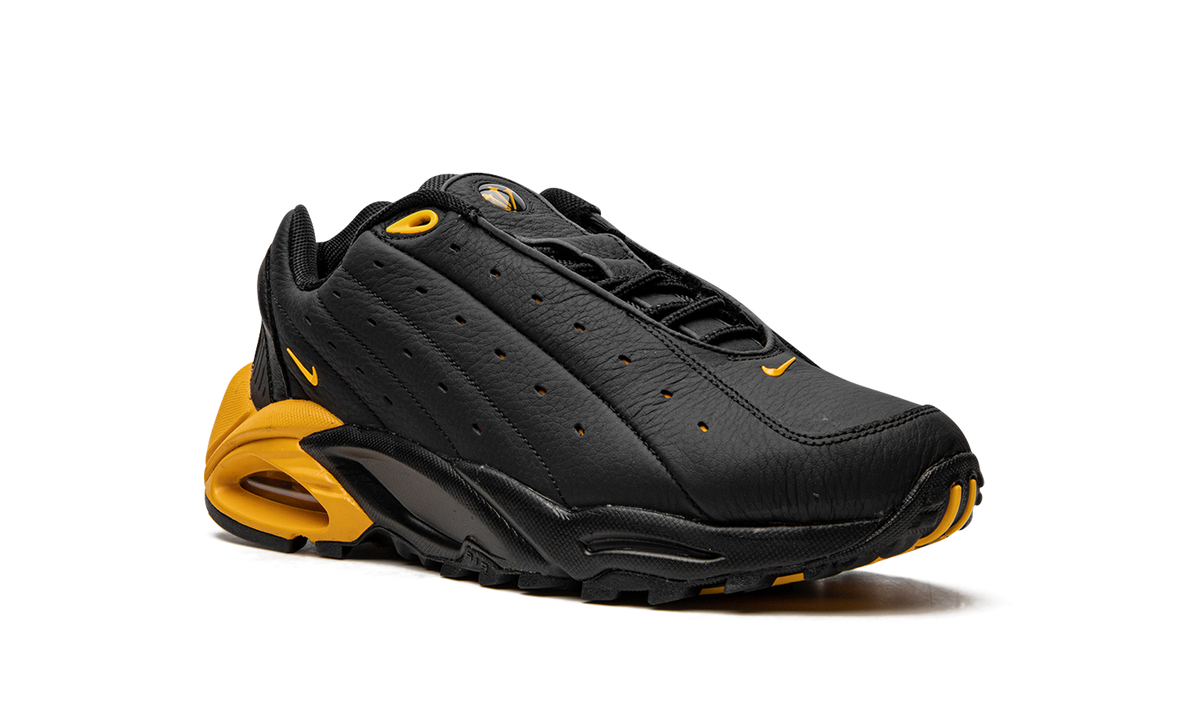 Hot Step Air Terra x NOCTA "Black University Gold" DH4692 002