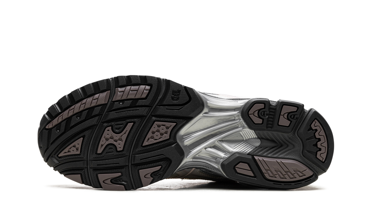 Gel-Nimbus 10.1 "Kith - White Morganite" 1203a723 100