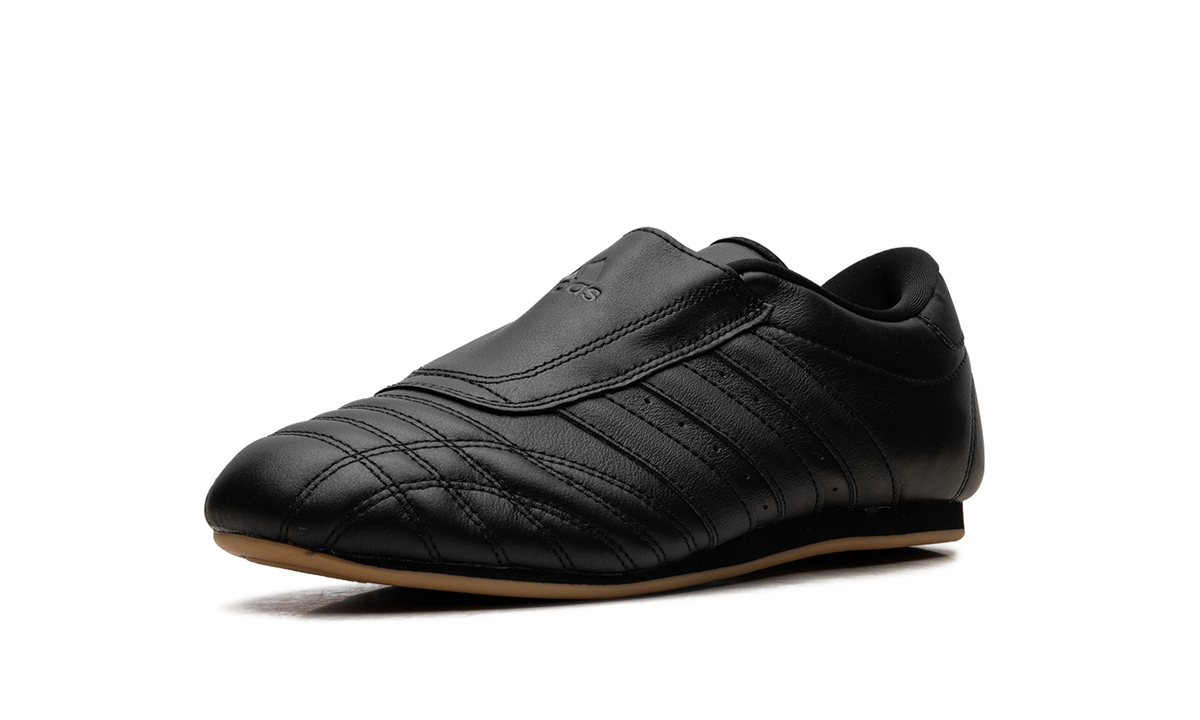 Taekwondo "Core Black / Core Black / Gum" JS4011
