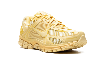 Zoom Vomero 5 "Saturn Gold" FQ7079 700
