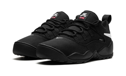 SB Darwin Low "Supreme - Black" FQ3000 001