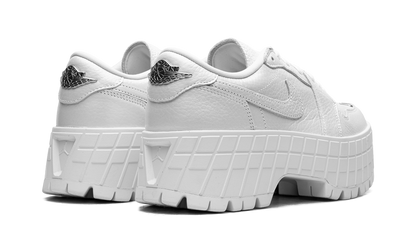 Jordan 1 Brooklyn Low WMNS "White Metallic Silver" HF3184 100