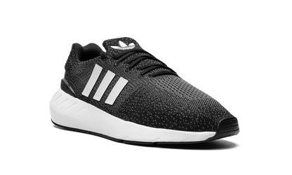 Swift Run 22 "Core Black" GZ3496