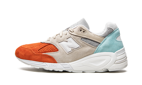 990 v2 "Kith Cyclades" M990KC2