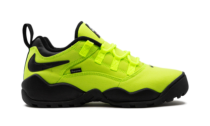 SB Darwin Low "Supreme - Volt" FQ3000 700
