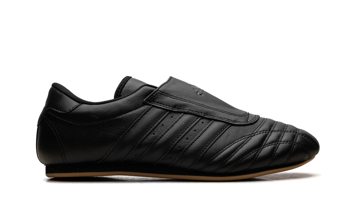Taekwondo "Core Black / Core Black / Gum" JS4011