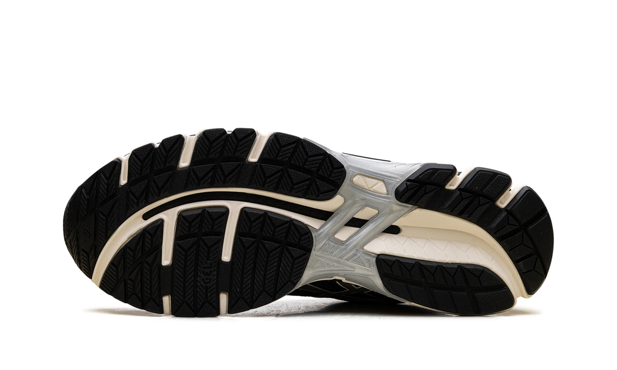 Gel-Kayano 20 "Black Pure Silver" 1203A388 001