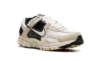 Zoom Vomero 5 "Alabaster Black" HF1553 701
