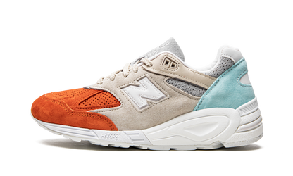990 v2 "Kith Cyclades" M990KC2