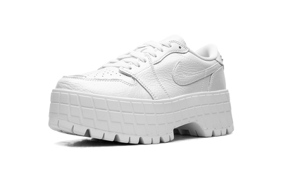 Jordan 1 Brooklyn Low WMNS "White Metallic Silver" HF3184 100