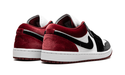 Jordan 1 Low SE WMNS "Velvet Black Toe" FZ3242 001