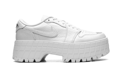 Jordan 1 Brooklyn Low WMNS "White Metallic Silver" HF3184 100