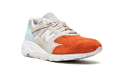 990 v2 "Kith Cyclades" M990KC2