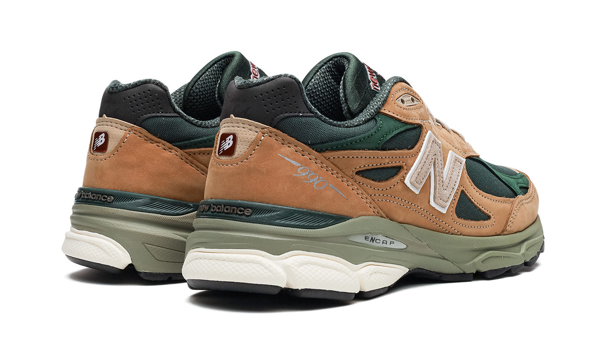 990v3 "Made in USA - Tan / Green" M990WG3