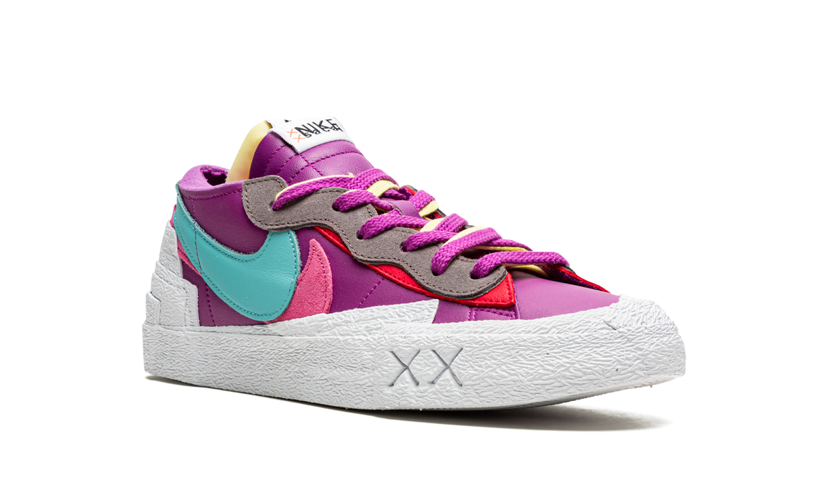 Blazer Low "Sacai - Kaws Purple Dusk" DM7901 500