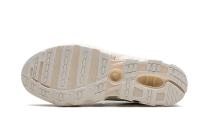 Predator Megaride "Kith - Scarab White" JR9206