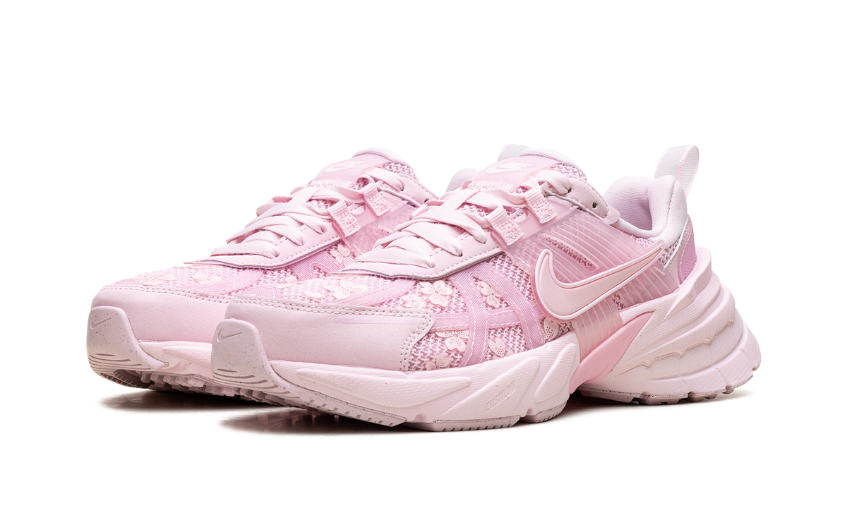 V2K Run WMNS "Pink Foam Arctic Pink" HJ5269 600