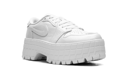 Jordan 1 Brooklyn Low WMNS "White Metallic Silver" HF3184 100